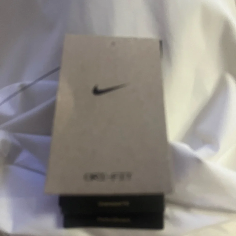 Women’s Nike DRI-FIT Large Button Down Shirt - Picture 9 of 12